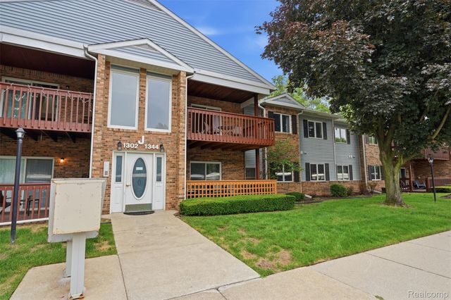 1326 Shoemaker Drive 52, Westland, MI 48185