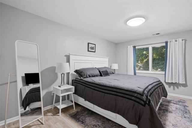 1326 Shoemaker Drive 52, Westland, MI 48185