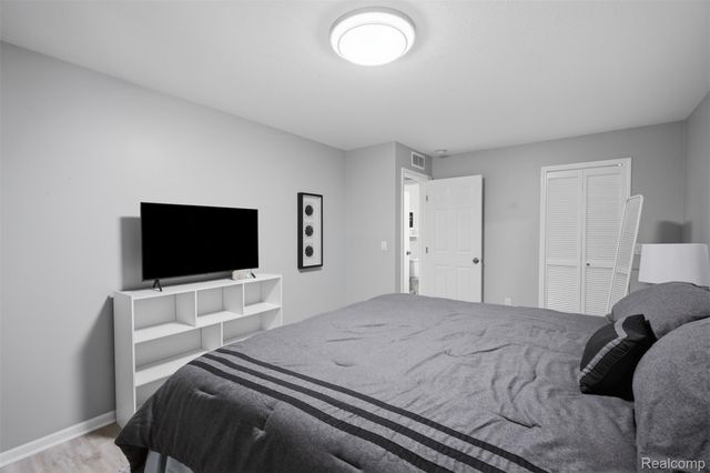 1326 Shoemaker Drive 52, Westland, MI 48185