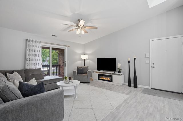 1326 Shoemaker Drive 52, Westland, MI 48185