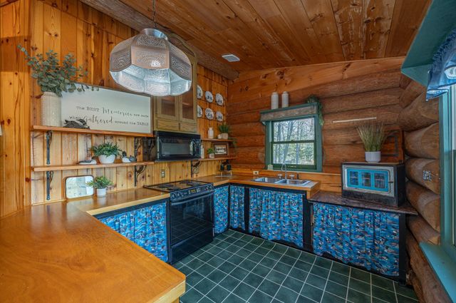 4701 Shangri La Drive NE, Longville, MN 56655