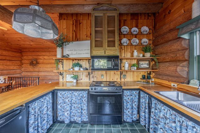 4701 Shangri La Drive NE, Longville, MN 56655