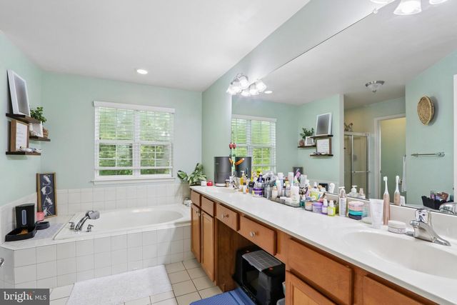 60 ABINGTON CT, Mays Landing, NJ 08330