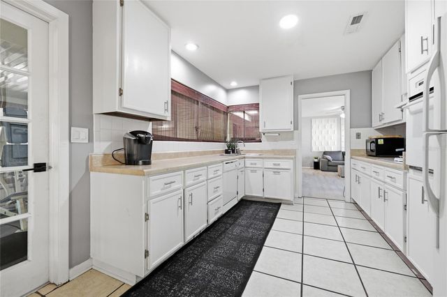 3321 NW 29TH AVENUE, Gainesville, FL 32605