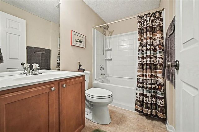 5505 N Wyoming Street, Kansas City, MO 64118