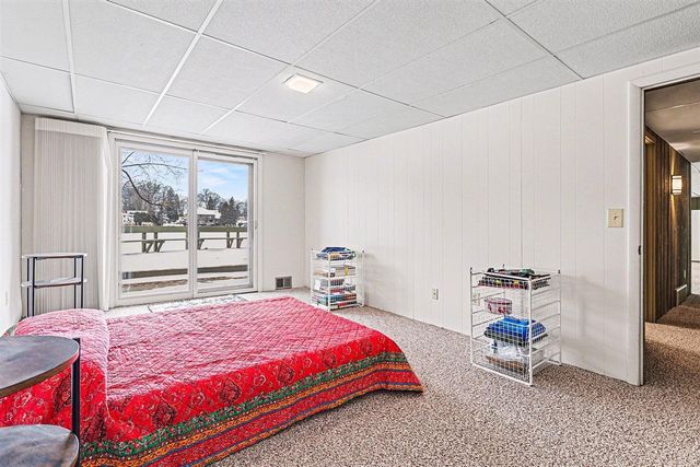 1134 S Lakeside Drive, Battle Creek, MI 49015