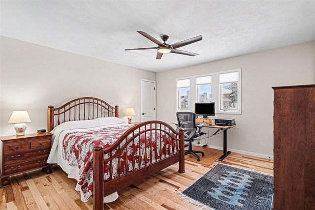 1134 S Lakeside Drive, Battle Creek, MI 49015