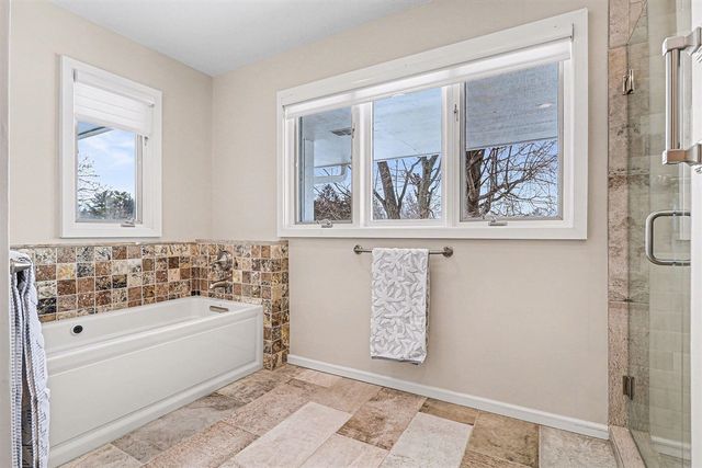 1134 S Lakeside Drive, Battle Creek, MI 49015