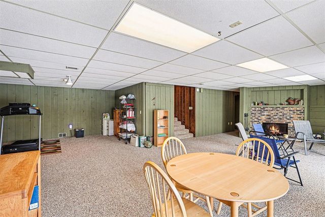 1134 S Lakeside Drive, Battle Creek, MI 49015