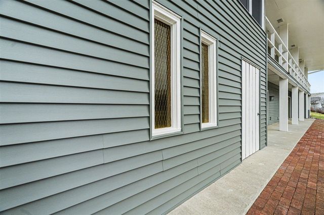 1134 S Lakeside Drive, Battle Creek, MI 49015