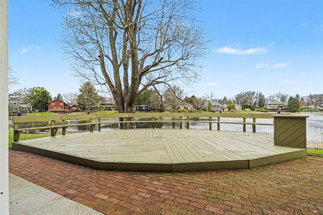 1134 S Lakeside Drive, Battle Creek, MI 49015