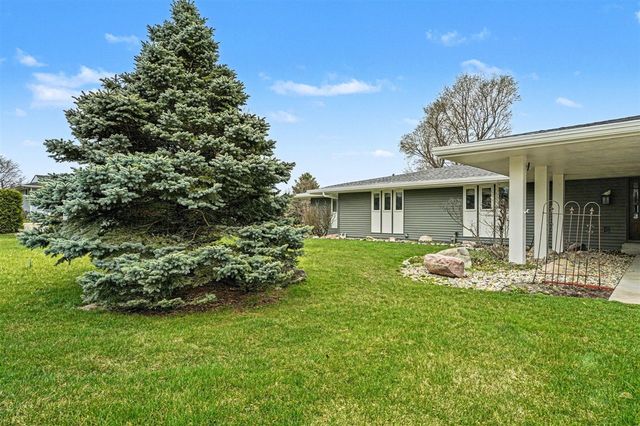 1134 S Lakeside Drive, Battle Creek, MI 49015