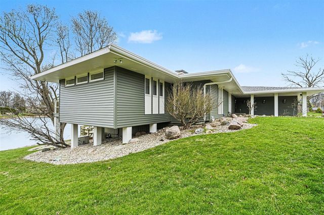 1134 S Lakeside Drive, Battle Creek, MI 49015