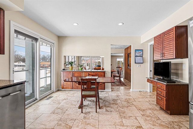 1134 S Lakeside Drive, Battle Creek, MI 49015