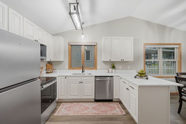 1013 10th Street 0, De Witt, IA 52742