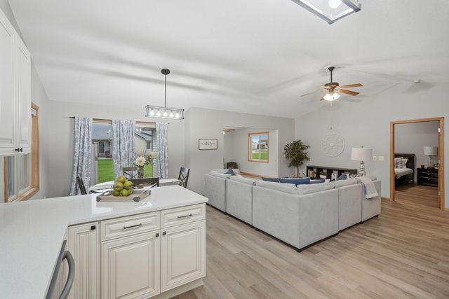 1013 10th Street 0, De Witt, IA 52742