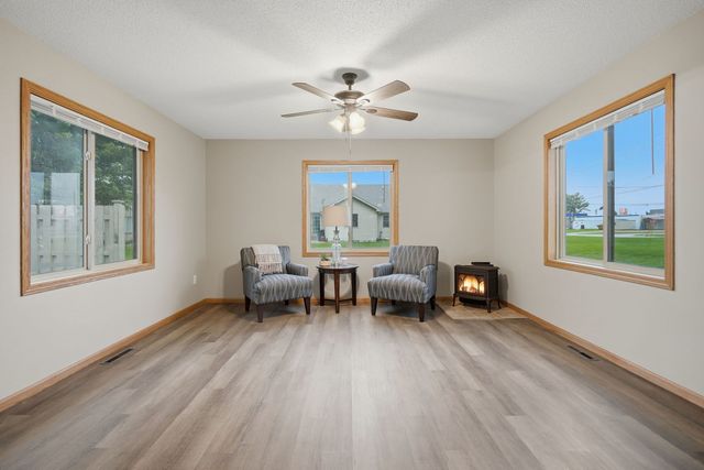 1013 10th Street 0, De Witt, IA 52742