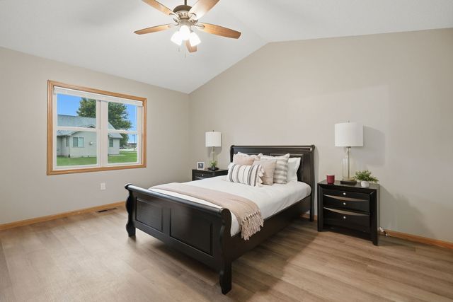 1013 10th Street 0, De Witt, IA 52742