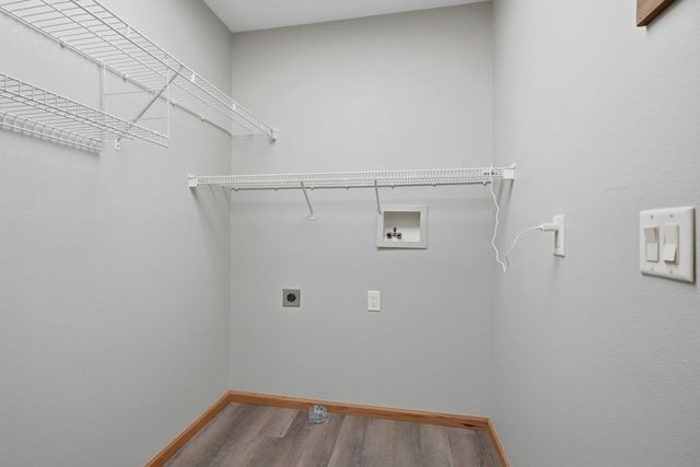 1013 10th Street 0, De Witt, IA 52742