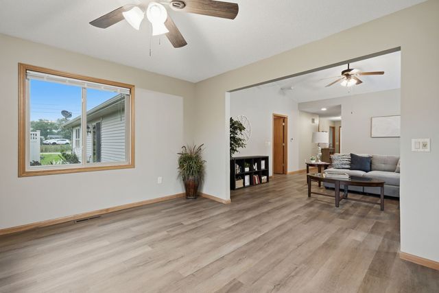 1013 10th Street 0, De Witt, IA 52742
