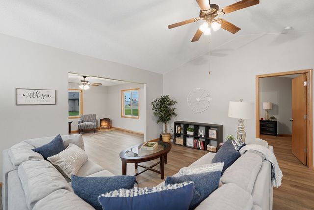 1013 10th Street 0, De Witt, IA 52742