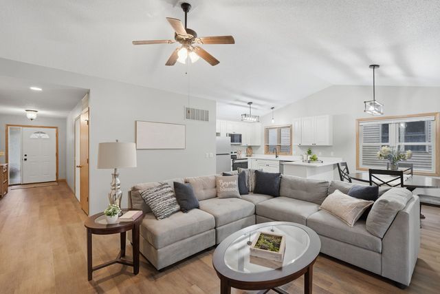 1013 10th Street 0, De Witt, IA 52742