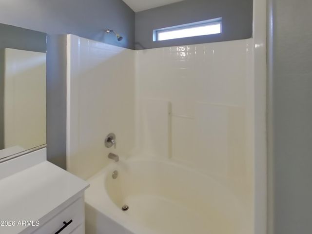 8610 W ECHO Lane, Peoria, AZ 85345