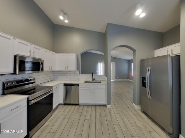 8610 W ECHO Lane, Peoria, AZ 85345