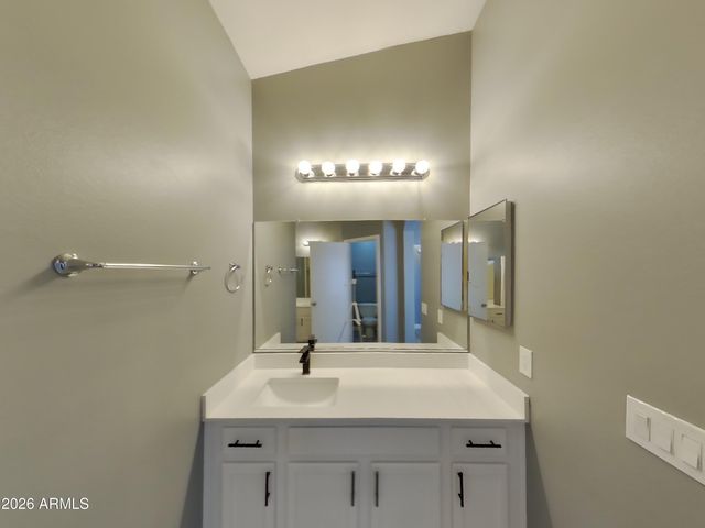 8610 W ECHO Lane, Peoria, AZ 85345