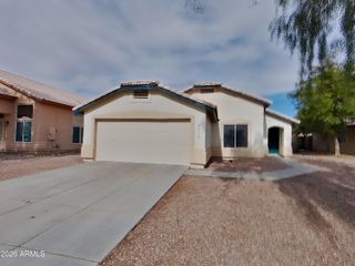 8610 W ECHO Lane, Peoria, AZ 85345