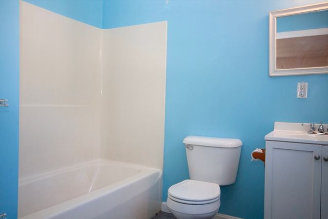 83 Ernest Ave, Worcester, MA 01604