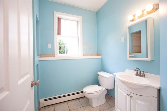 83 Ernest Ave, Worcester, MA 01604