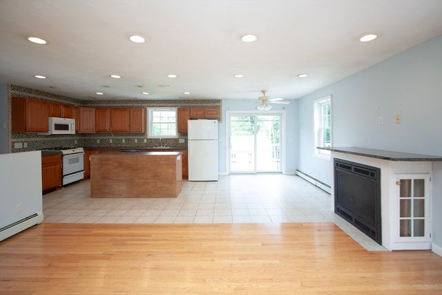 83 Ernest Ave, Worcester, MA 01604