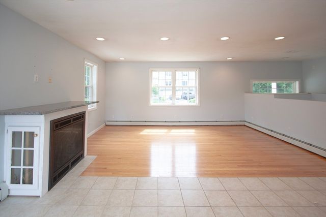 83 Ernest Ave, Worcester, MA 01604