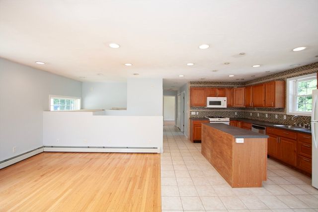 83 Ernest Ave, Worcester, MA 01604