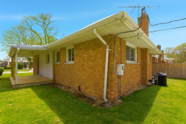 3822 Fargo Avenue, Skokie, IL 60076