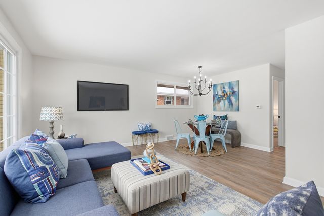 3822 Fargo Avenue, Skokie, IL 60076