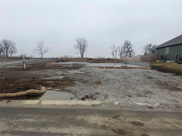 11109 E 209TH Street, Peculiar, MO 64078