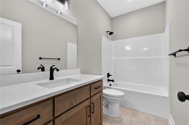 11109 E 209TH Street, Peculiar, MO 64078