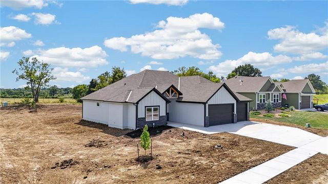 11109 E 209TH Street, Peculiar, MO 64078
