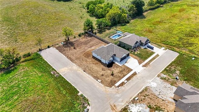 11109 E 209TH Street, Peculiar, MO 64078