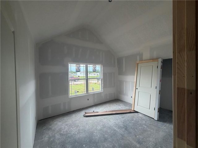 11109 E 209TH Street, Peculiar, MO 64078