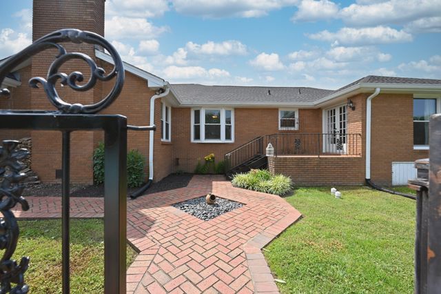200 Rising Sun Ter, Old Hickory, TN 37138
