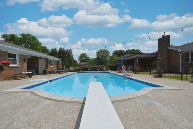 200 Rising Sun Ter, Old Hickory, TN 37138