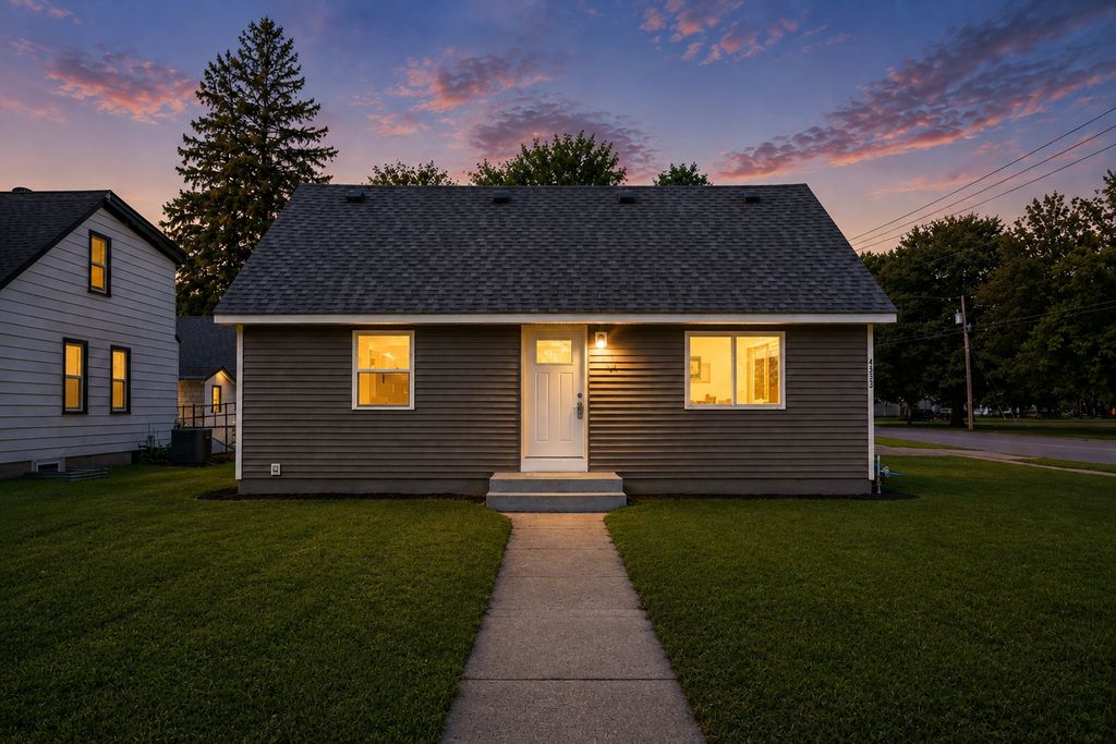 4533 Welcome Avenue N, Crystal, MN 55422