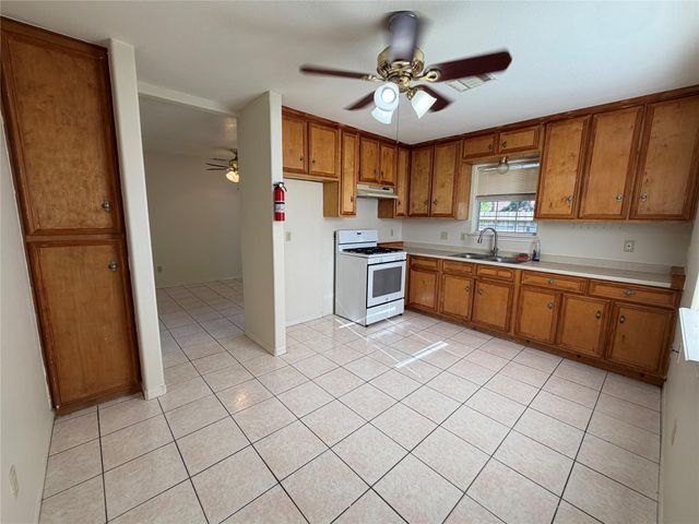 11102 Maize Lane A, Houston, TX 77041