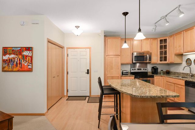 7100 Metro Boulevard 416, Edina, MN 55439