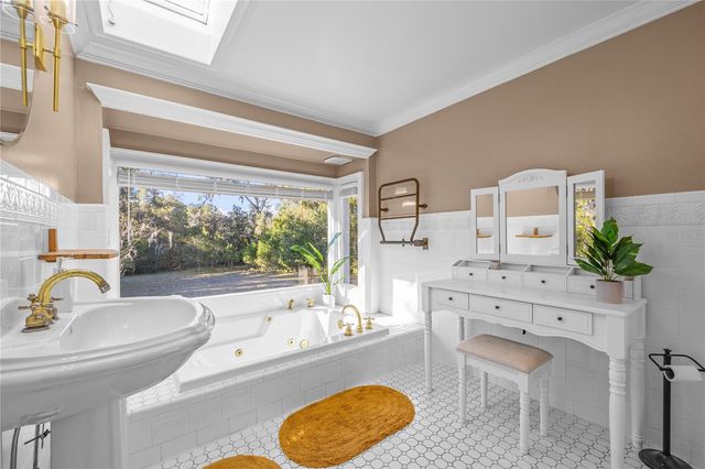 24121 W US HIGHWAY 27, High Springs, FL 32643