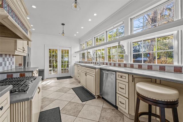 24121 W US HIGHWAY 27, High Springs, FL 32643