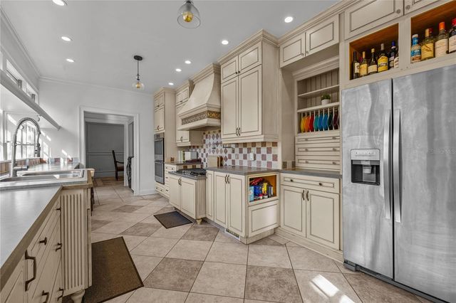 24121 W US HIGHWAY 27, High Springs, FL 32643